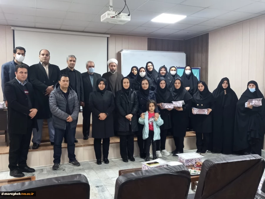 مراسم بزرگداشت ولادت با سعادت حضرت فاطمه زهرا(س) و روز زن و گرامیداشت ولادت حضرت علی (ع) و روز مرد در آموزشکده فنی و حرفه ای دختران مراغه  2