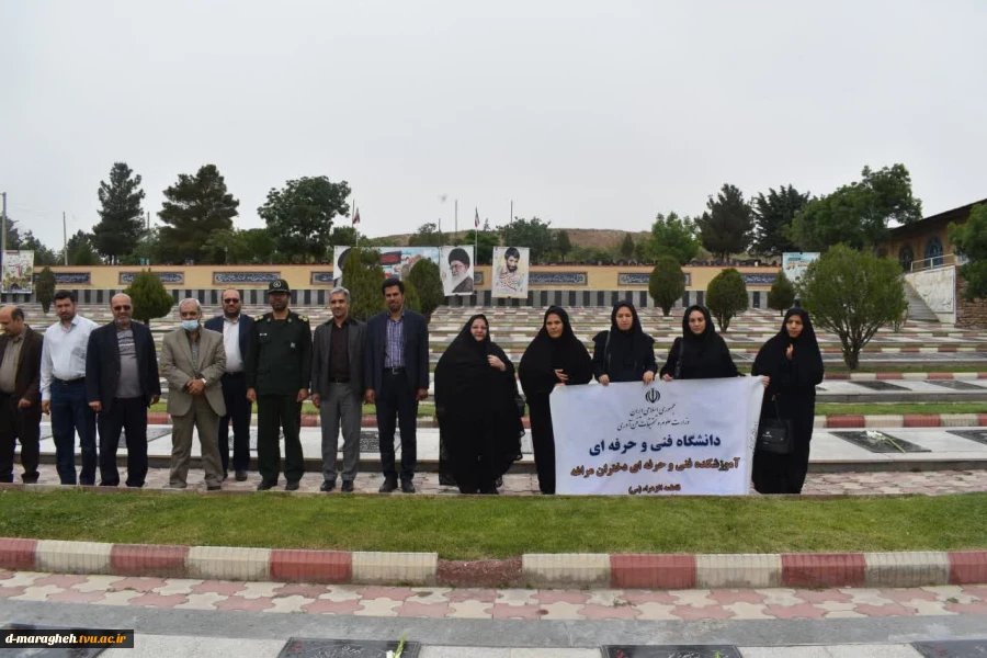 غبار روبی مزار شهدا و بازدید از گنجینه شهدای جنگ تحمیلی 2