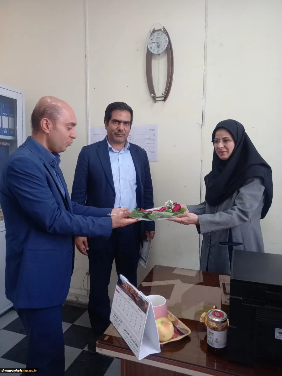 تجلیل از همکاران آموزشکده دختران مراغه بمناسبت روز کارمند 2