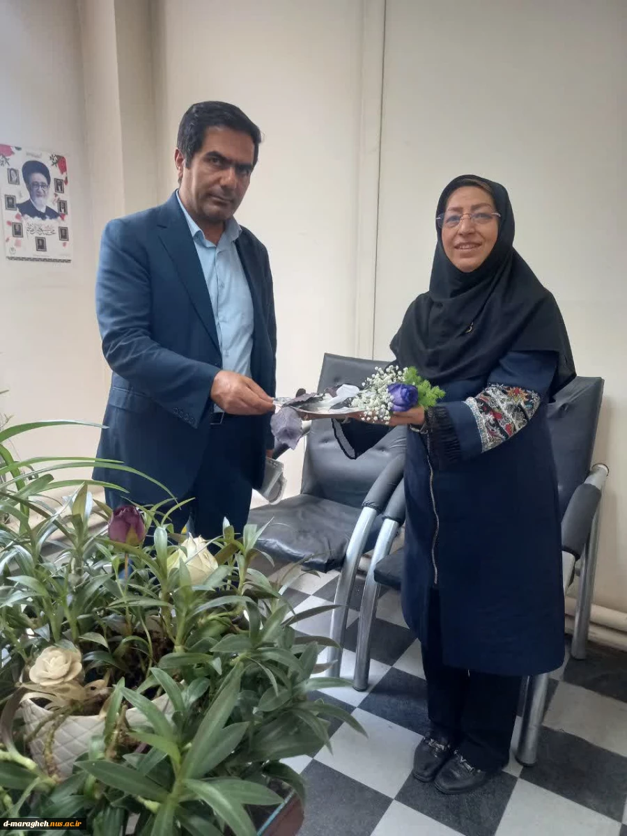 تجلیل از همکاران آموزشکده دختران مراغه بمناسبت روز کارمند 5