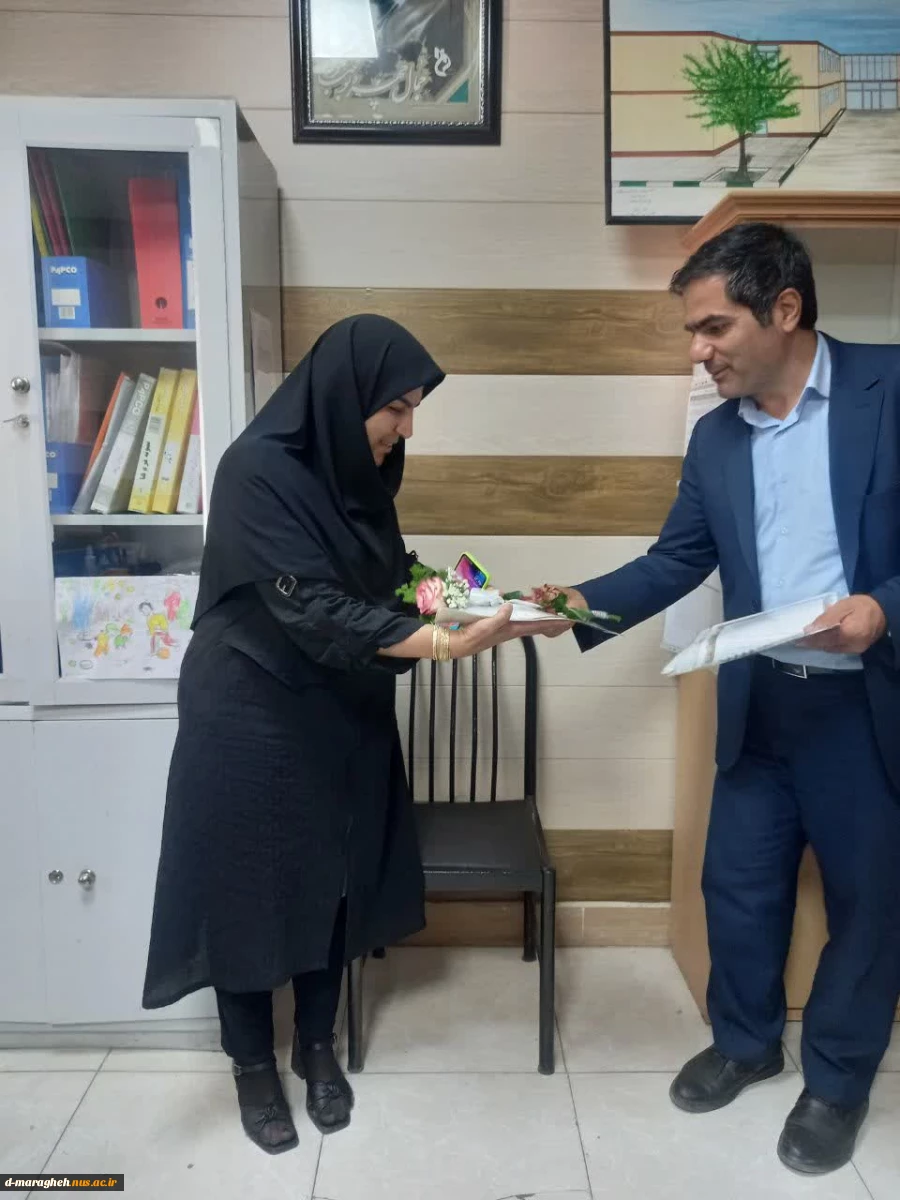 تجلیل از همکاران آموزشکده دختران مراغه بمناسبت روز کارمند 6